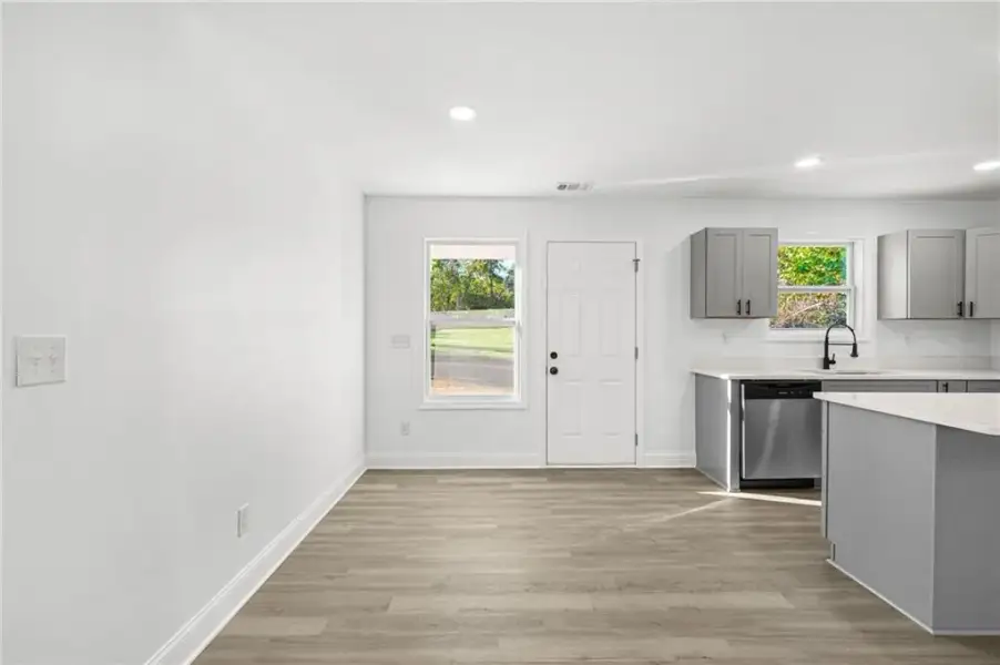 Spacious, unfurnished interior of a new home in , Conyers (Image 18).
