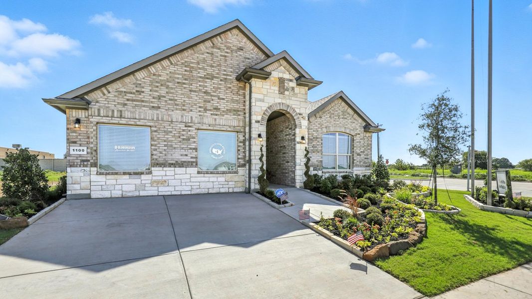 Representative exterior photo of a completed home built from the Blanco by D.R. Horton in Morningstar, Aledo, TX (Image 2).