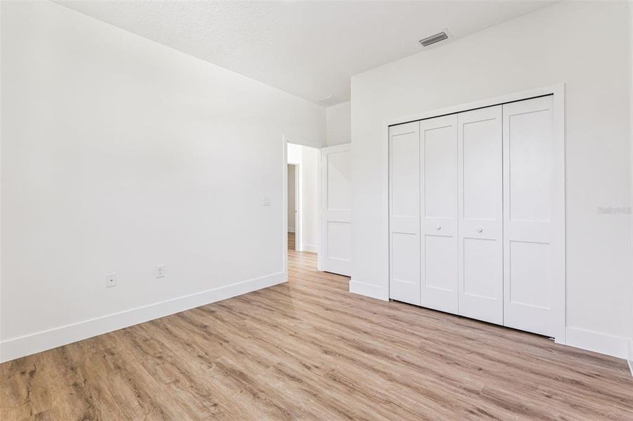 Spacious, unfurnished interior of a new home in , Belle Isle (Image 28).