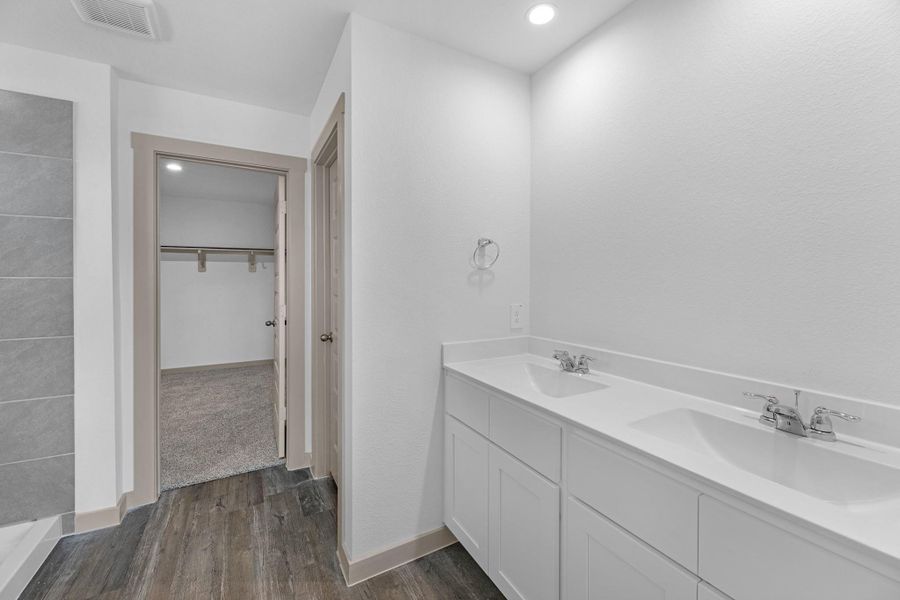 Furnished interior view inside a new home in Watermark, Alvin (Image 5).