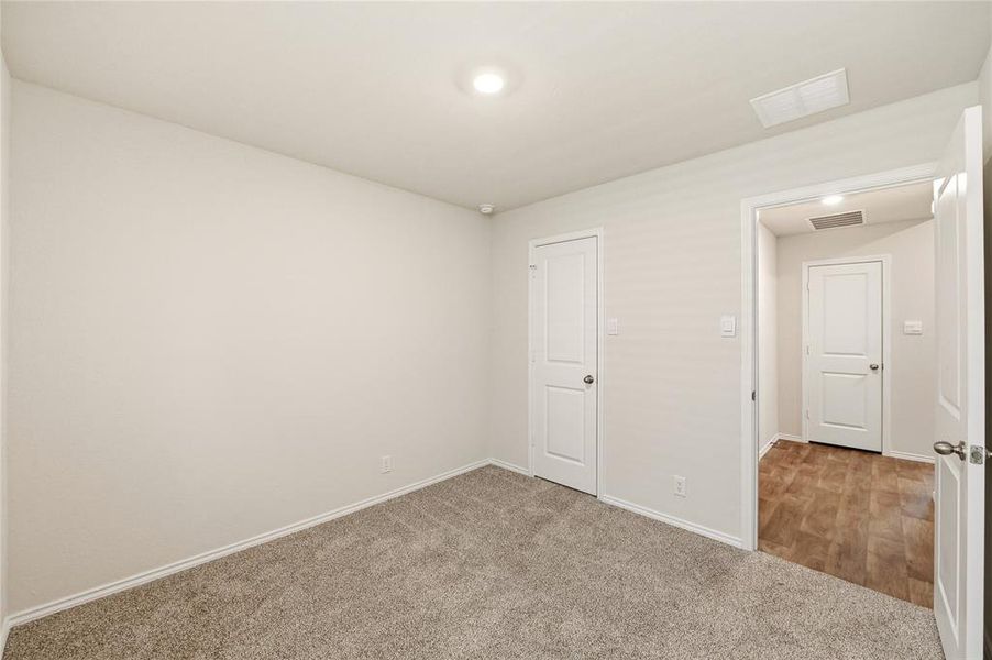 Spacious, unfurnished interior of a new home in , Converse (Image 25).