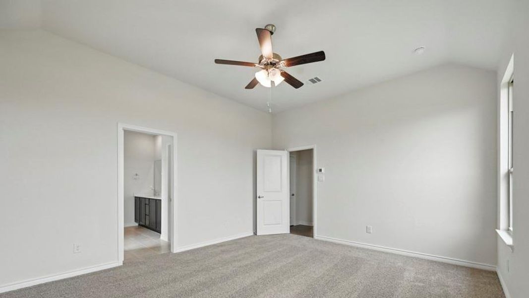 Spacious, unfurnished interior of a new home in Lakewood Trails, Forney (Image 17).
