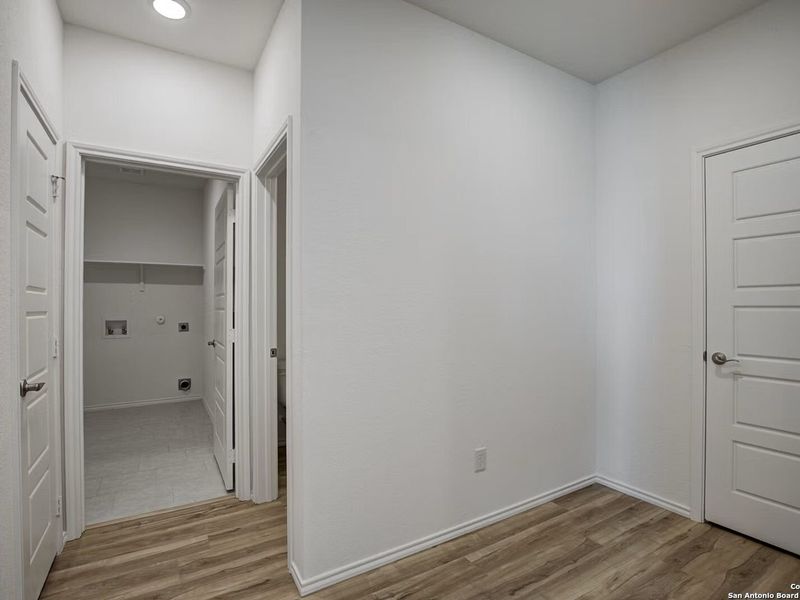 Spacious, unfurnished interior of a new home in Hannah Heights, Seguin (Image 21).