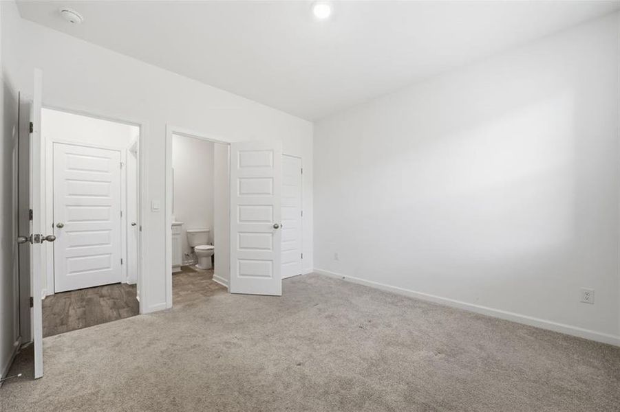 Spacious, unfurnished interior of a new home in Stillwater Springs, Dacula (Image 32).