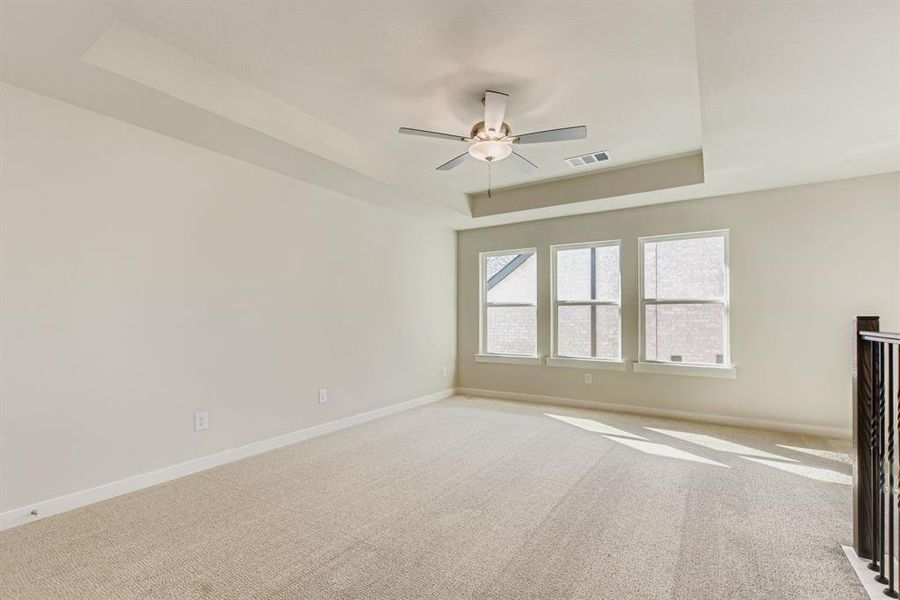 Spacious, unfurnished interior of a new home in Wildridge, Oak Point (Image 21).