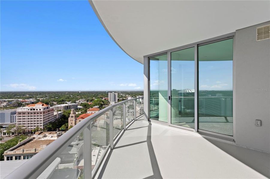 Condo located in St. Petersburg, FL showcasing its design and architecture (Image 26). Condo located in St. Petersburg, FL showcasing its design and architecture (Image 26).
