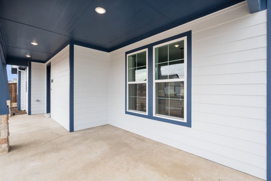 Exterior details and patio area of a home in Heritage Towne, Midlothian (Image 35). Exterior details and patio area of a home in Heritage Towne, Midlothian (Image 35).