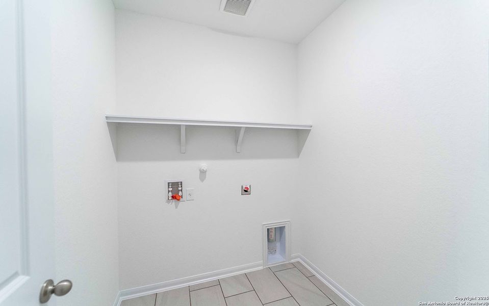 Image 11 of a home in Hickory Ridge.