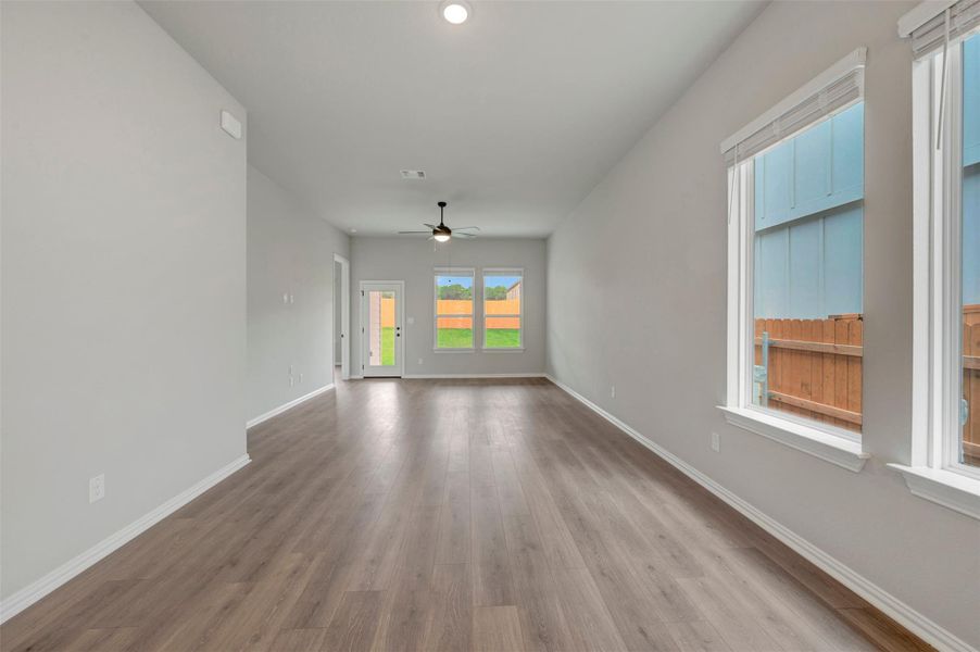 Spacious, unfurnished interior of a new home in Heritage, Dripping Springs (Image 25).