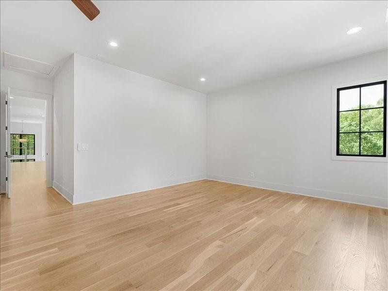 Spacious, unfurnished interior of a new home in , Alpharetta (Image 87).