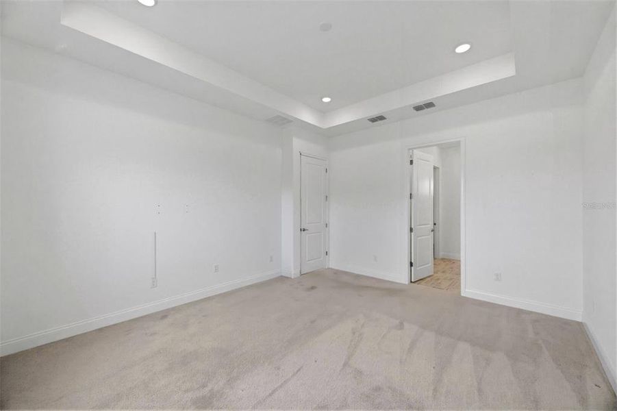 Spacious, unfurnished interior of a new home in Tamarack at Two Rivers, Zephyrhills (Image 51).