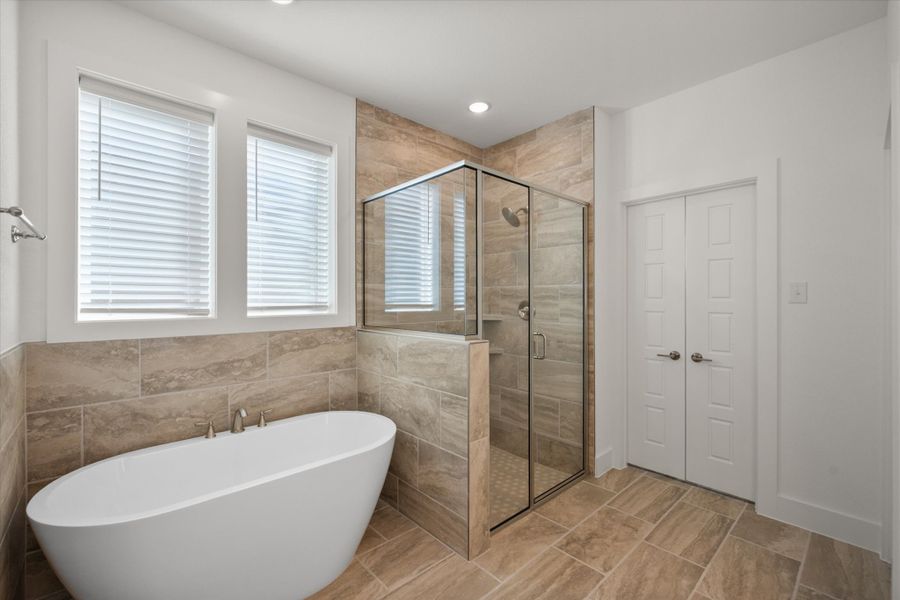 Furnished interior view inside a new home in Heritage Towne, Midlothian (Image 7).