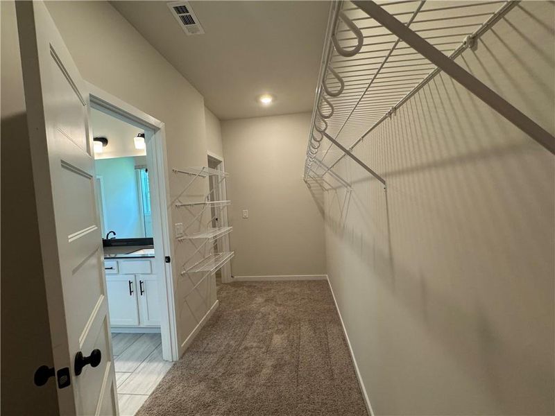 Spacious, unfurnished interior of a new home in Rosewood Lake Preserve, Hoschton (Image 21).