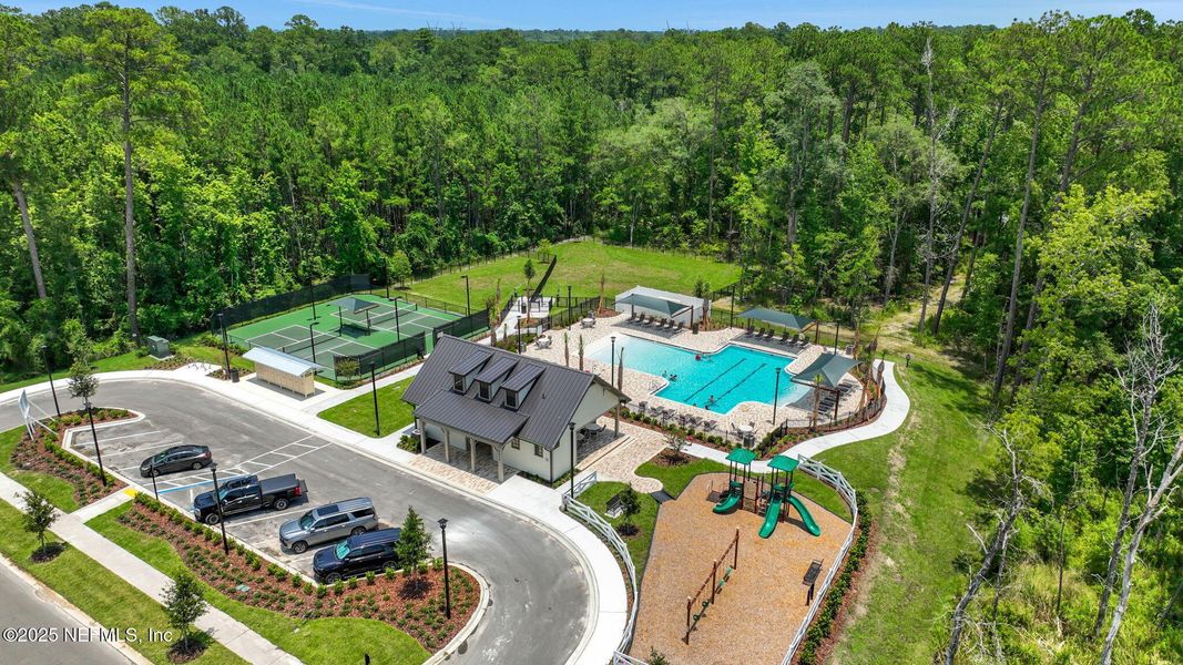 Community amenities in , Middleburg (Image 64).