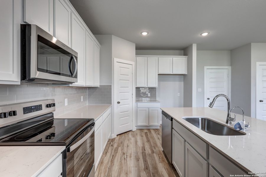 Furnished interior view inside a new home in Hiddenbrooke, Seguin (Image 9). Furnished interior view inside a new home in Hiddenbrooke, Seguin (Image 9).