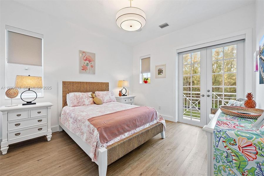 Furnished interior view inside a new home in , Fort Pierce (Image 7).