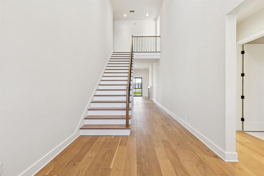 Spacious, unfurnished interior of a new home in , Roanoke (Image 17).