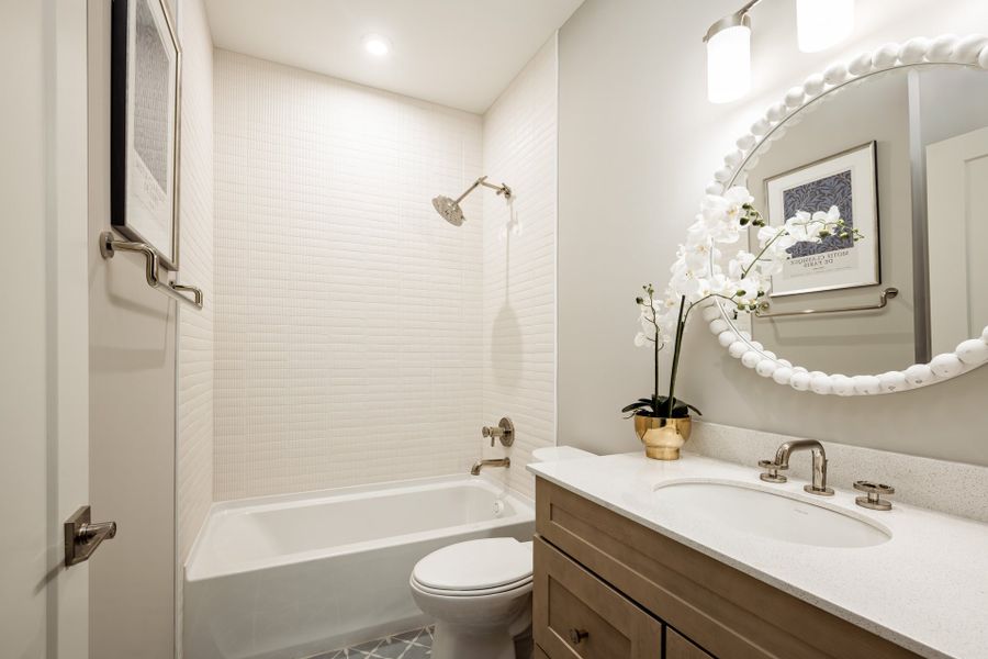 Representative furnished interior of a home built from the Linden by Fischer Homes in Twin Lakes, Hoschton (Image 27).
