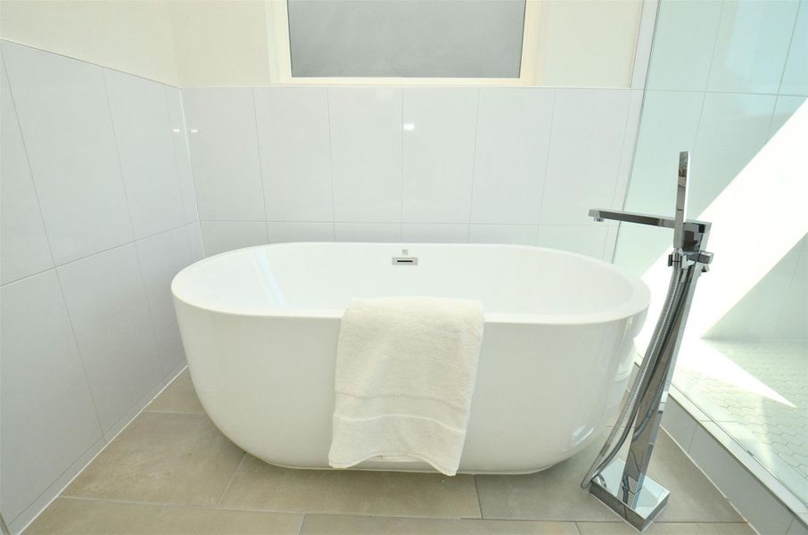 Soaking Tub (Sample photo from similar floor plan built by the builder)