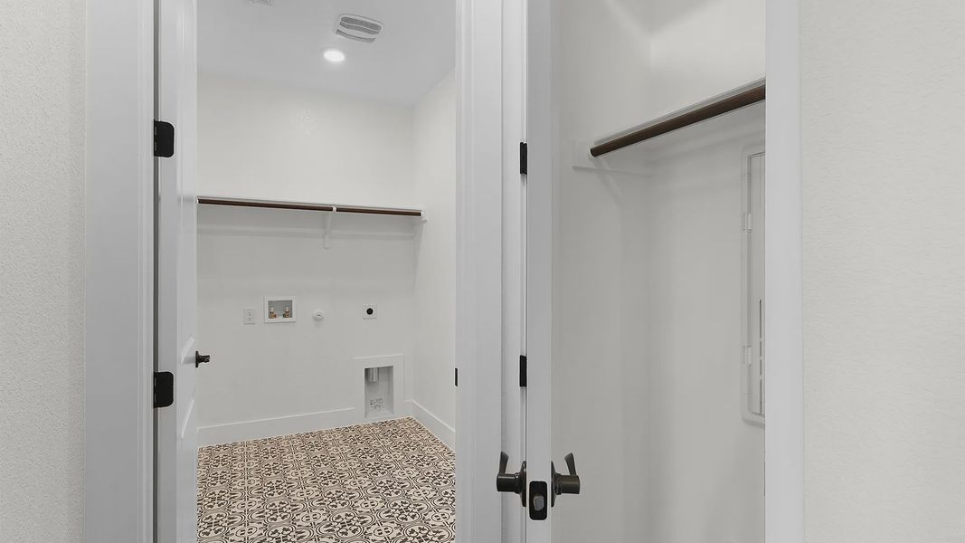 Spacious, unfurnished interior of a new home in Parkside on the River, Georgetown (Image 16). Spacious, unfurnished interior of a new home in Parkside on the River, Georgetown (Image 16).