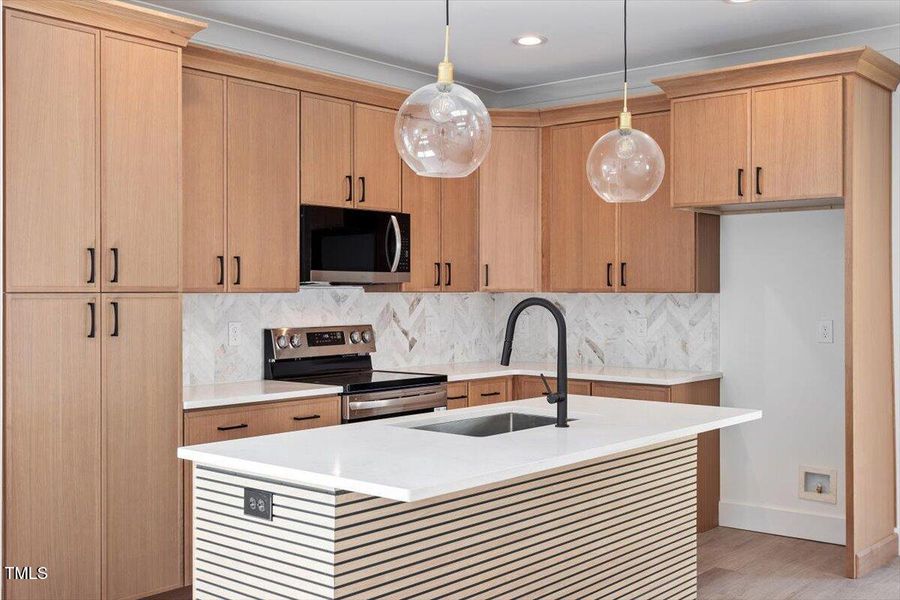 17-810 Berwyn Ave [2399192]_17