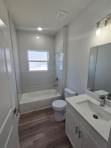 Furnished interior view inside a new home in , Ocala (Image 16).