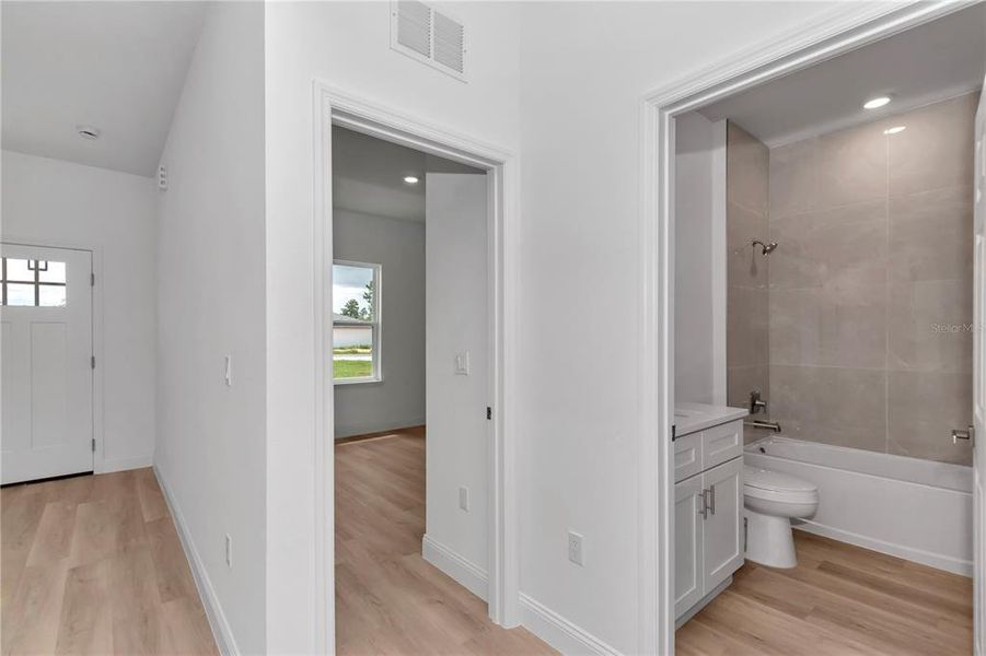 Spacious, unfurnished interior of a new home in , Ocala (Image 43).