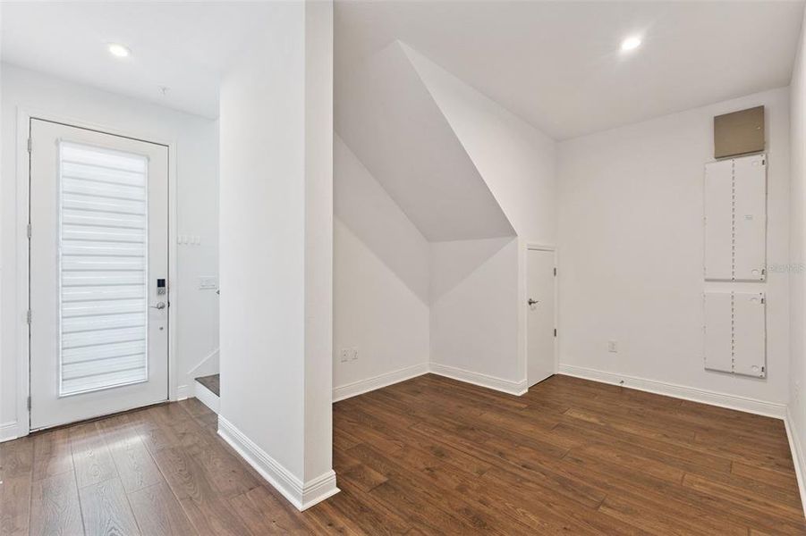 Spacious, unfurnished interior of a new home in , Orlando (Image 13).