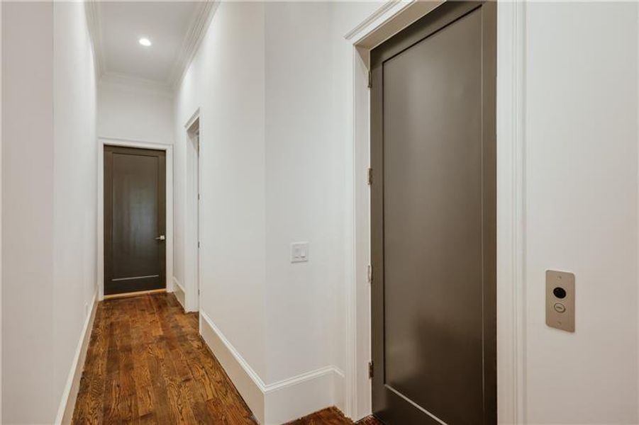 Spacious, unfurnished interior of a new home in , Athens (Image 69).