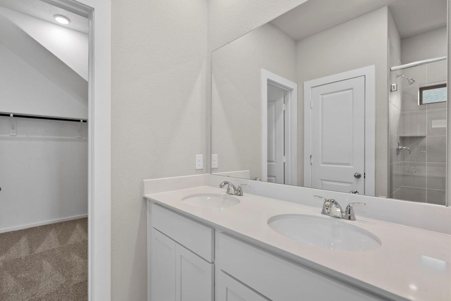 Furnished interior view inside a new home in Laurel Landing, Alvin (Image 7).
