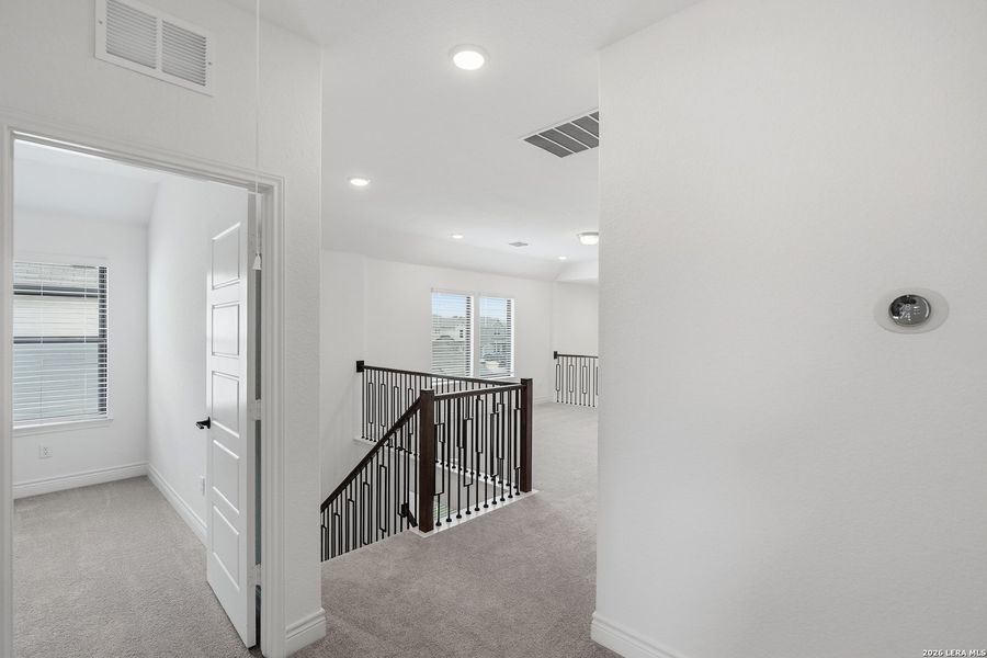 Spacious, unfurnished interior of a new home in Bison Ridge, San Antonio (Image 36). Spacious, unfurnished interior of a new home in Bison Ridge, San Antonio (Image 36).