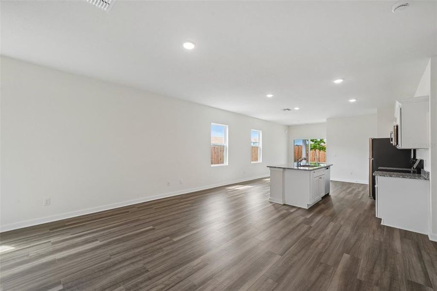 Spacious, unfurnished interior of a new home in Oakfield Lakes, Parrish (Image 18). Spacious, unfurnished interior of a new home in Oakfield Lakes, Parrish (Image 18).