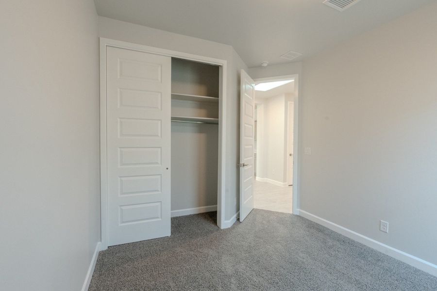 Spacious, unfurnished interior of a new home in Paseo Del Este, El Paso (Image 27).