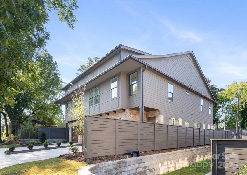 Image 32 of a home in .