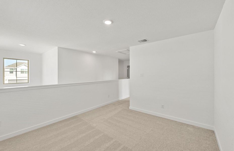 Spacious, unfurnished interior of a new home in Sonterra, Jarrell (Image 35).