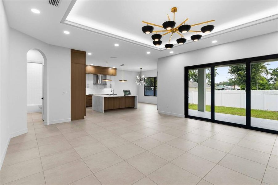 Spacious, unfurnished interior of a new home in , Plant City (Image 23).
