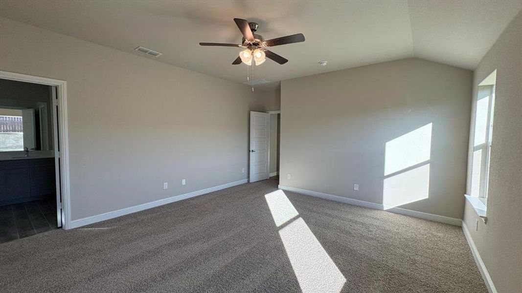 Spacious, unfurnished interior of a new home in Sandstone Estates, Granbury (Image 11). Spacious, unfurnished interior of a new home in Sandstone Estates, Granbury (Image 11).