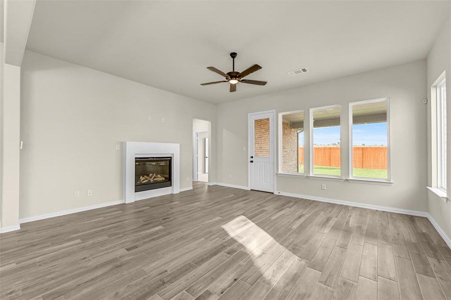 Spacious, unfurnished interior of a new home in Morningstar, Aledo (Image 21).