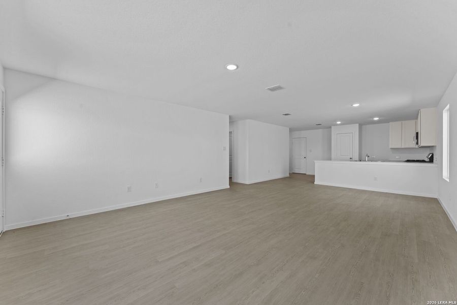 Spacious, unfurnished interior of a new home in Friendship Oaks, Fredericksburg (Image 12). Spacious, unfurnished interior of a new home in Friendship Oaks, Fredericksburg (Image 12).