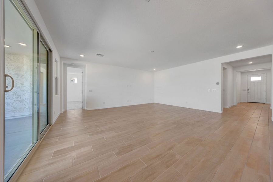 Spacious, unfurnished interior of a new home in Tierra Vistoso, Surprise (Image 12).