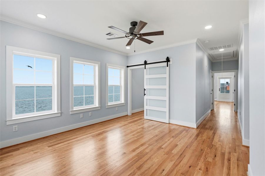 Spacious, unfurnished interior of a new home in , Tiki Island (Image 20). Spacious, unfurnished interior of a new home in , Tiki Island (Image 20).