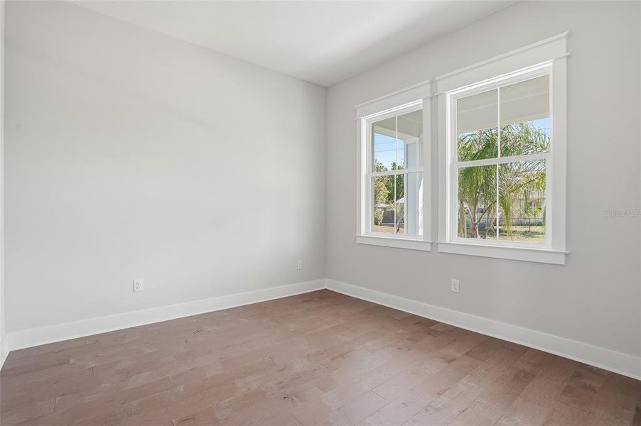 Spacious, unfurnished interior of a new home in , St. Petersburg (Image 24).