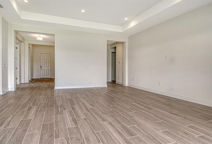 Spacious, unfurnished interior of a new home in , Venice (Image 22).