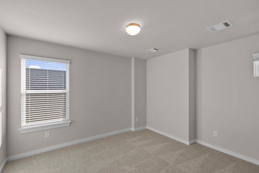 Spacious, unfurnished interior of a new home in Morton Creek Ranch, Katy (Image 11).