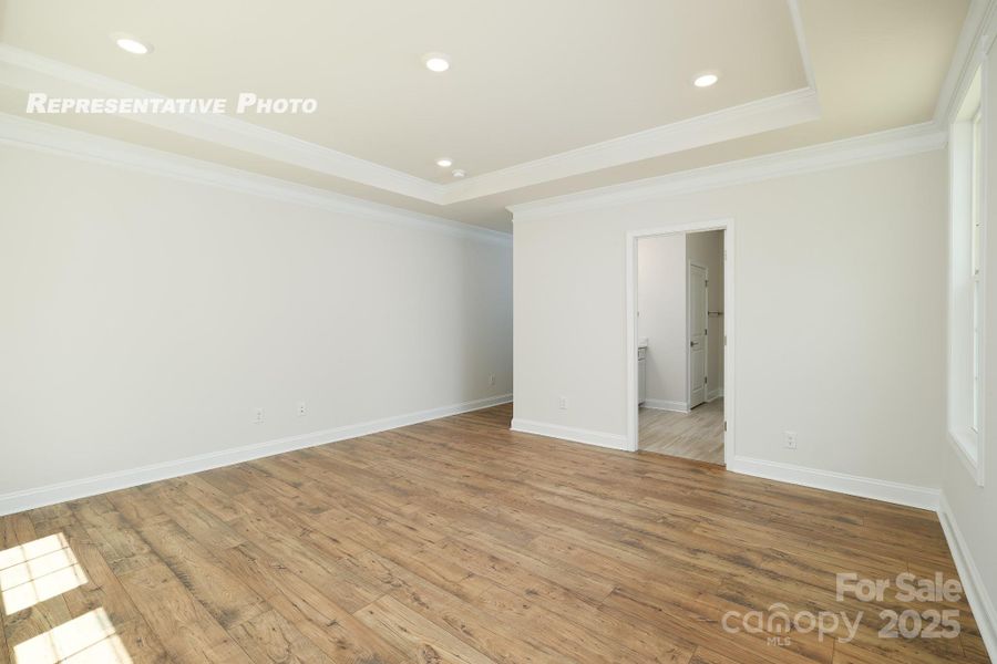 Spacious, unfurnished interior of a new home in Sylvan Creek, Denver (Image 36).