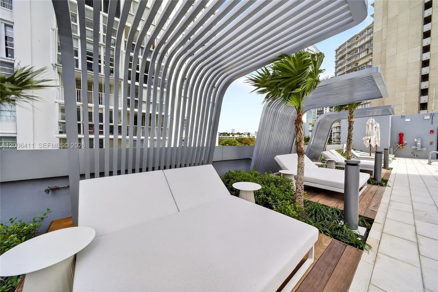 Condo located in Miami, FL showcasing its design and architecture (Image 36).