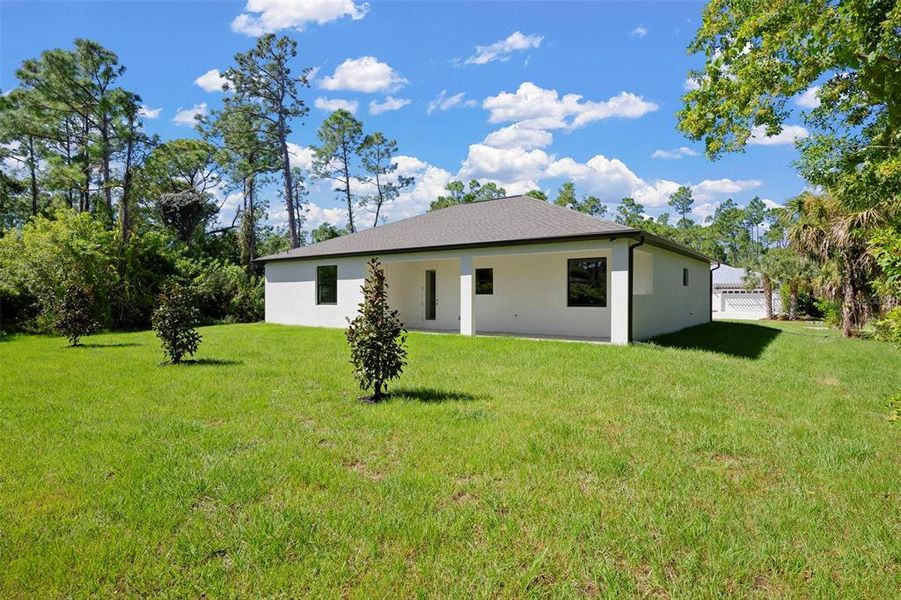 Exterior details and patio area of a home in , North Port (Image 3).