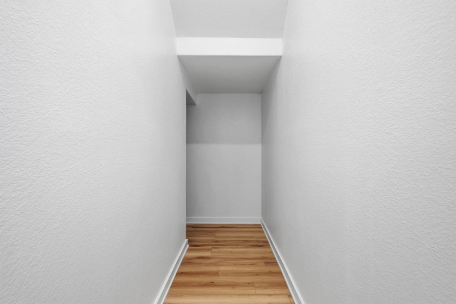 Spacious, unfurnished interior of a new home in Wolf Ranch, Georgetown (Image 35).