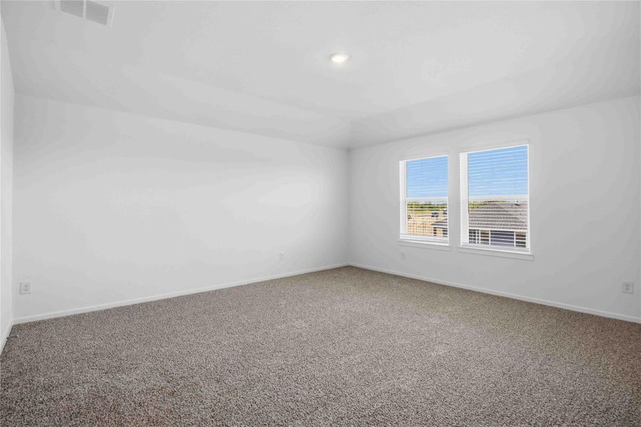 Spacious, unfurnished interior of a new home in Allison Park, Houston (Image 18).
