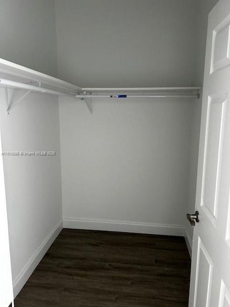 Spacious, unfurnished interior of a new home in , Fort Lauderdale (Image 17).